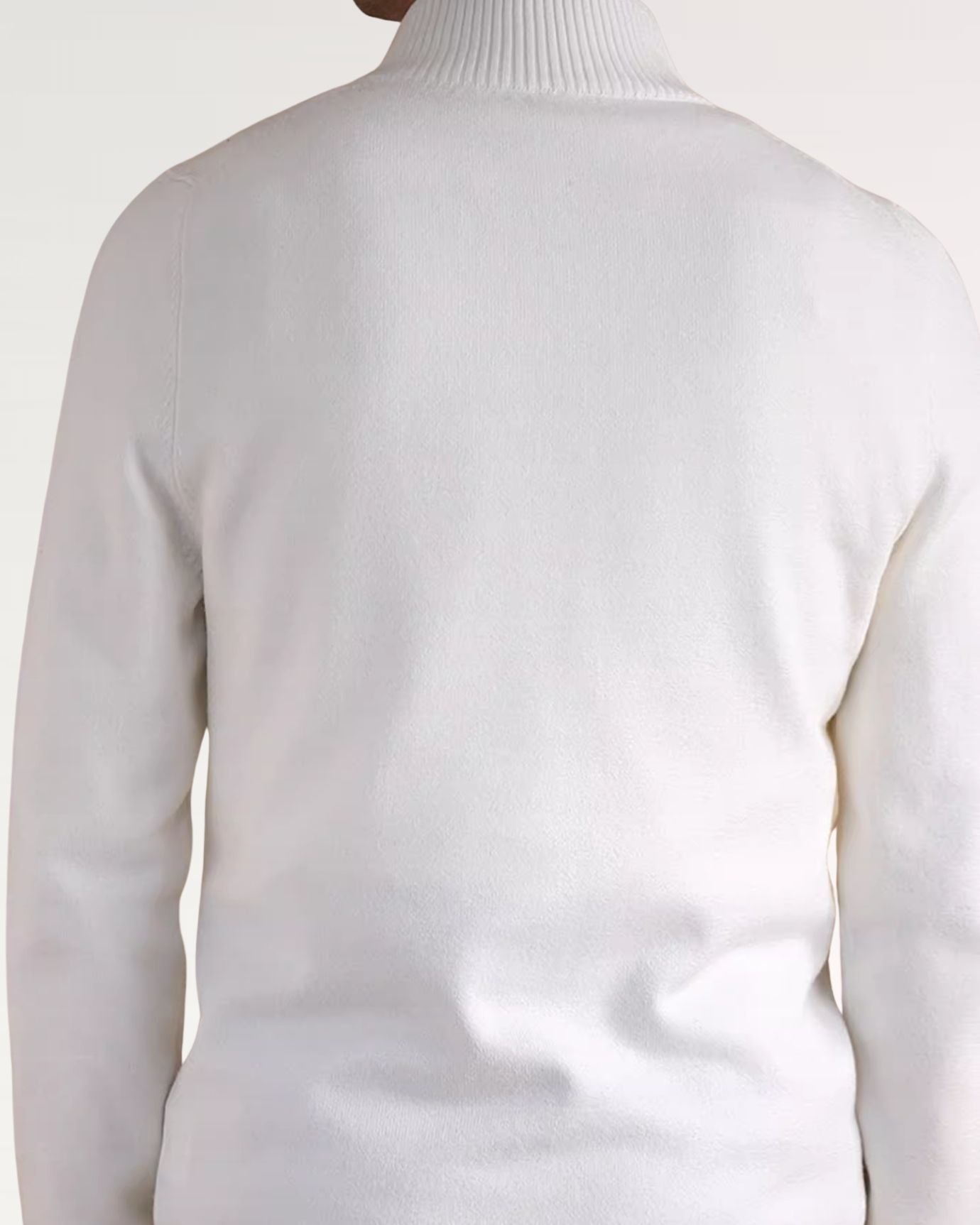 Elegant zippered sweater for men – combines comfort and professional style