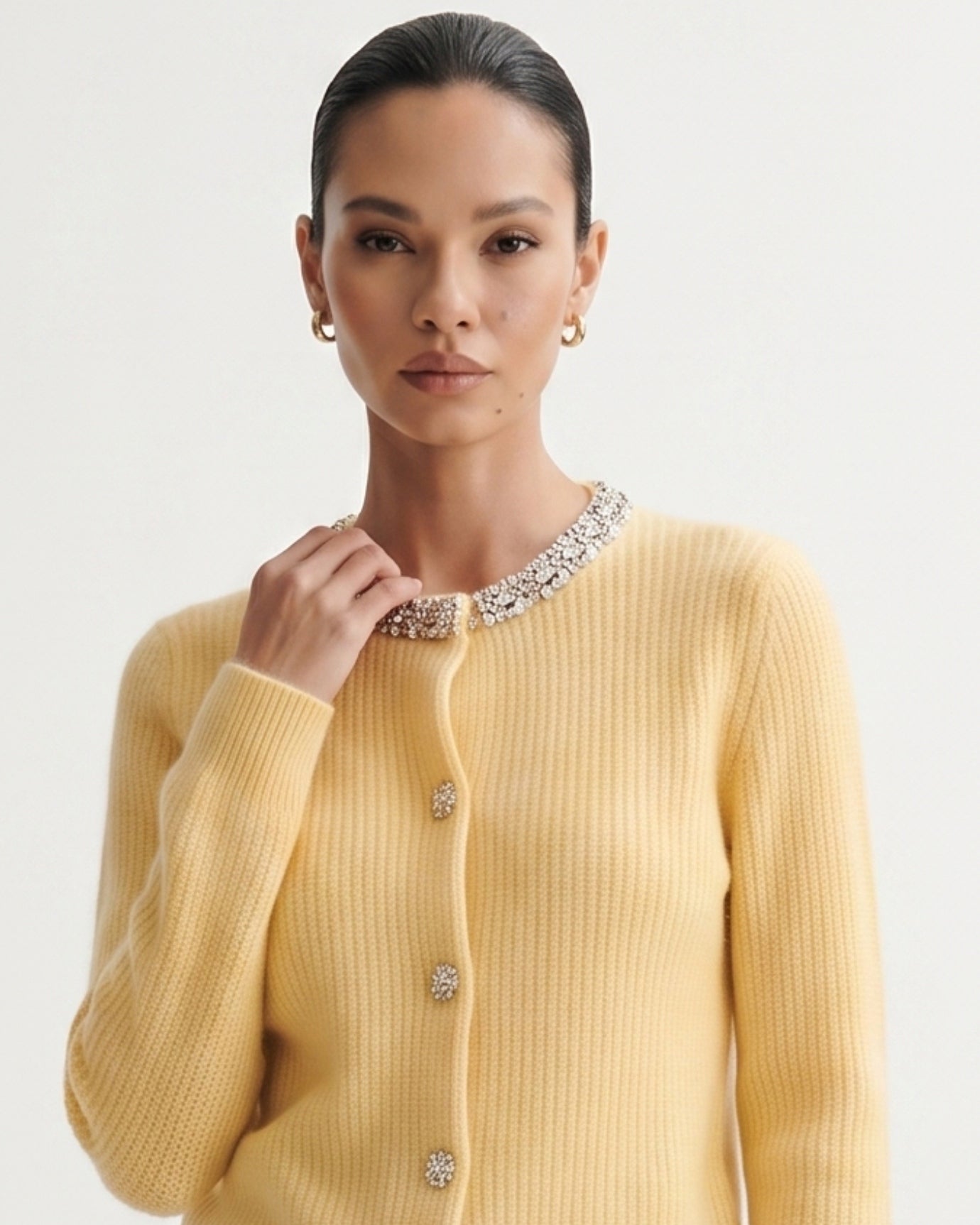 Round Neck Cashmere Knitted Diamond Cardigan