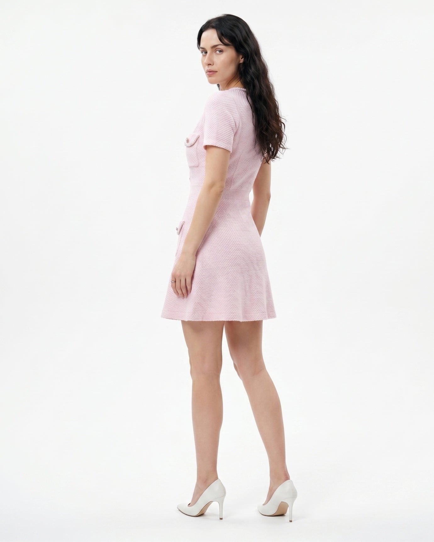 Diamantknopf-Minikleid im französischen Stil