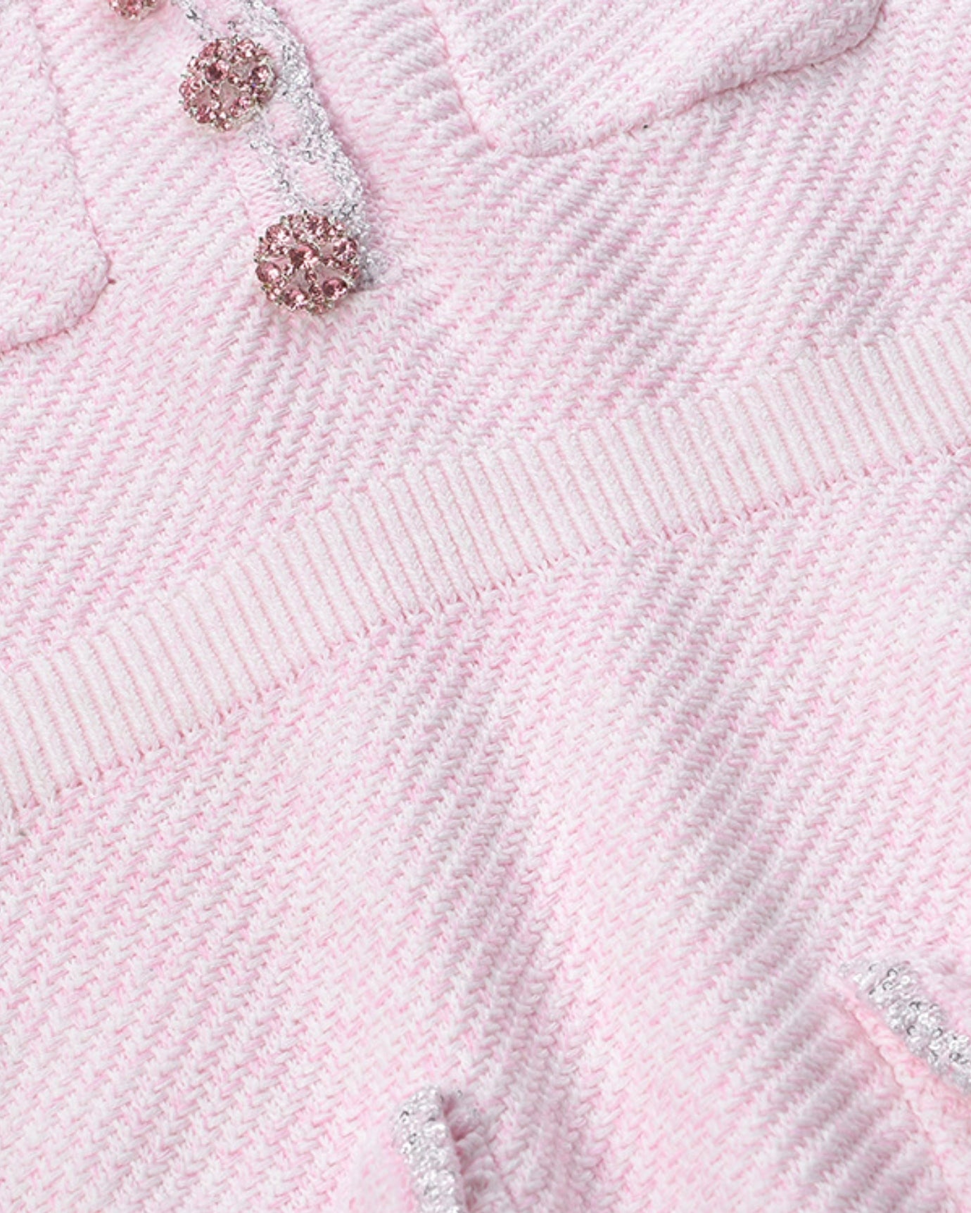 Diamantknopf-Minikleid im französischen Stil