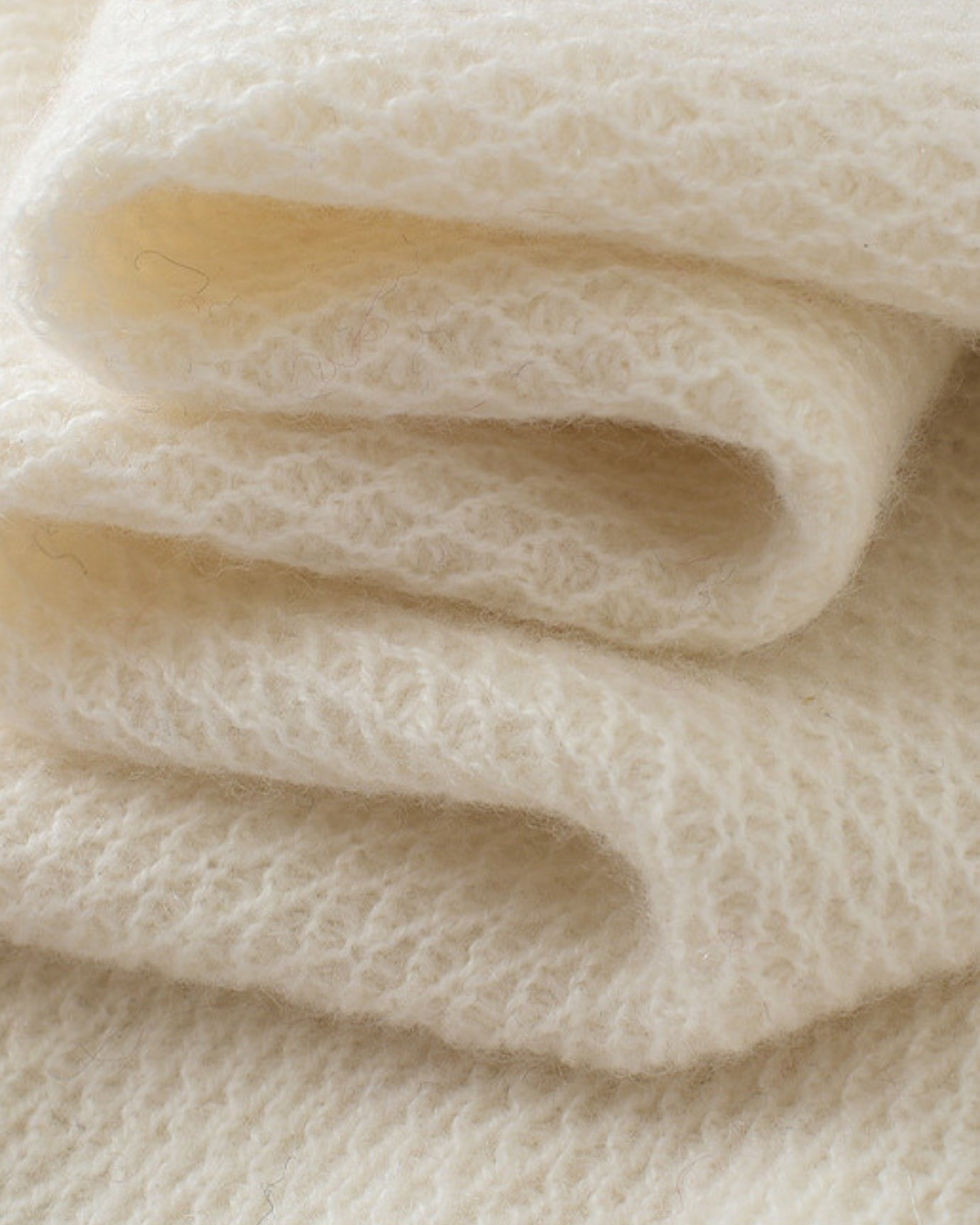 Cashmere Pearl Crewneck Knitted Cardigan