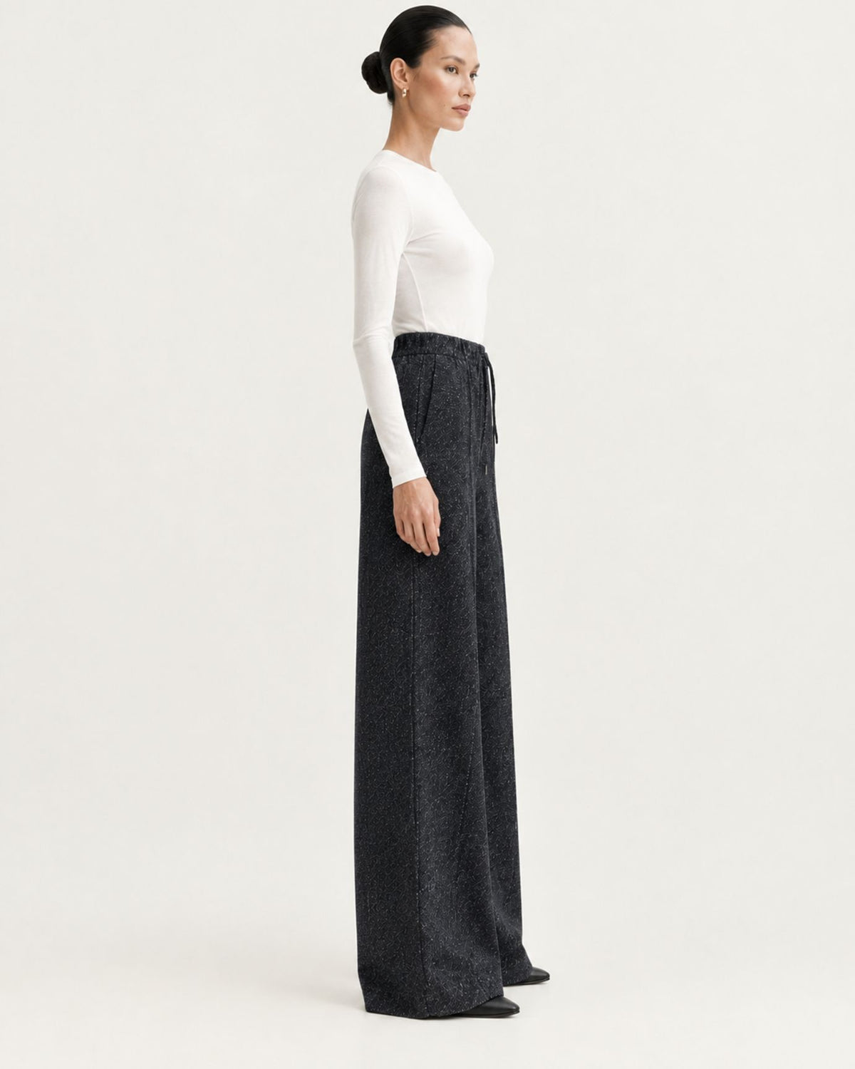 High-Waisted Drapey Star Print Straight Pants