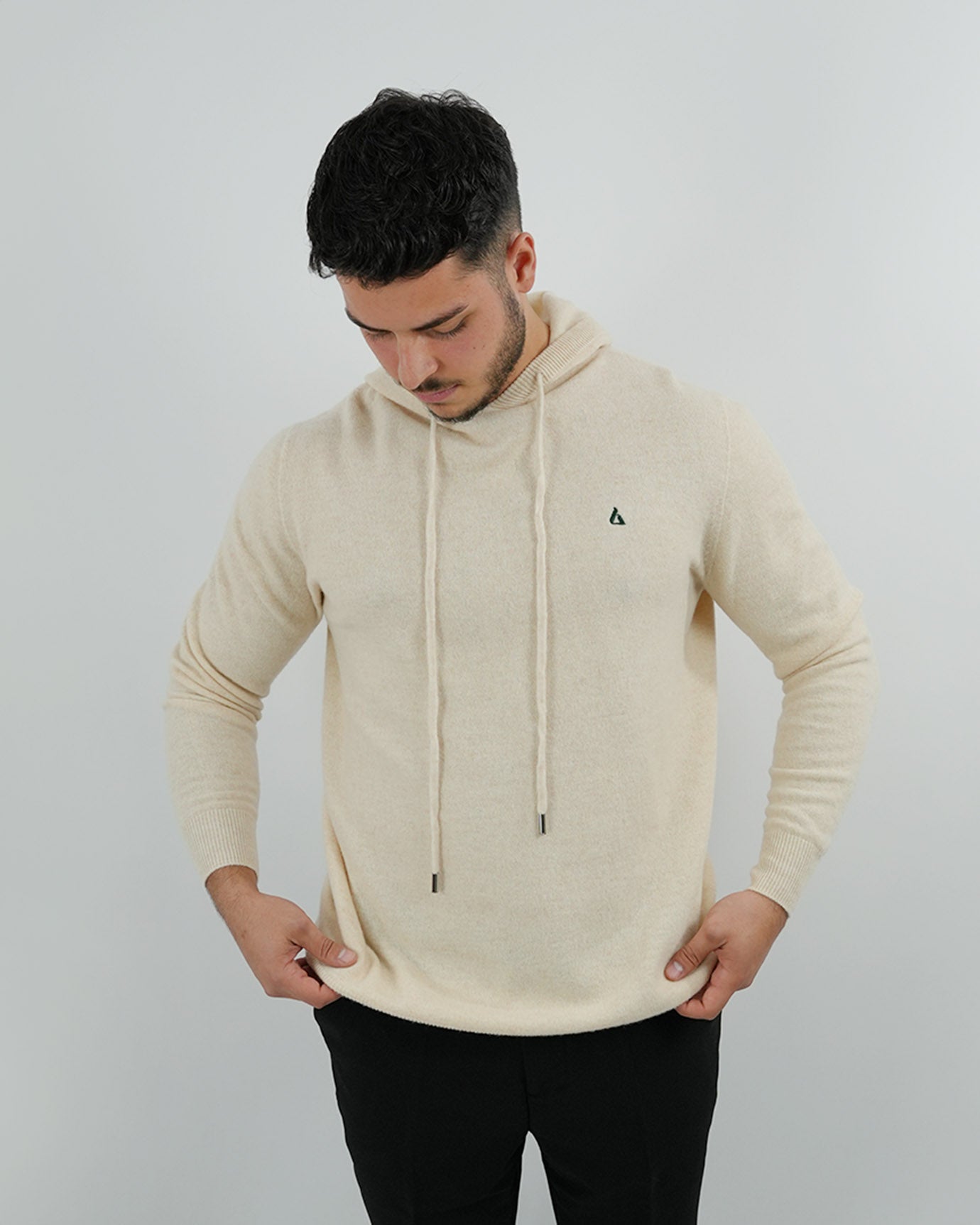 Sudadera con capucha elegante de lana