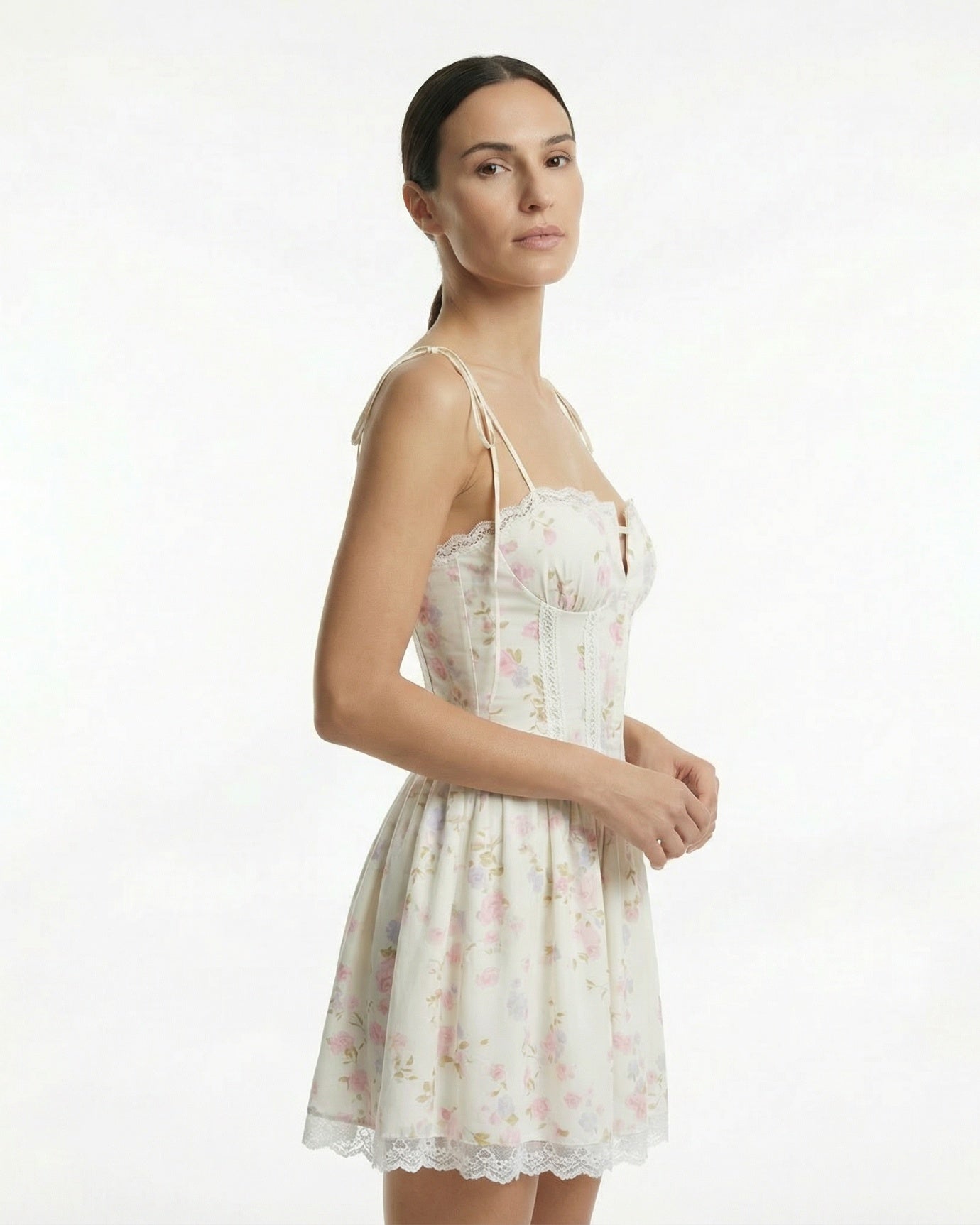 Minifalda con tirantes y estampado dulce