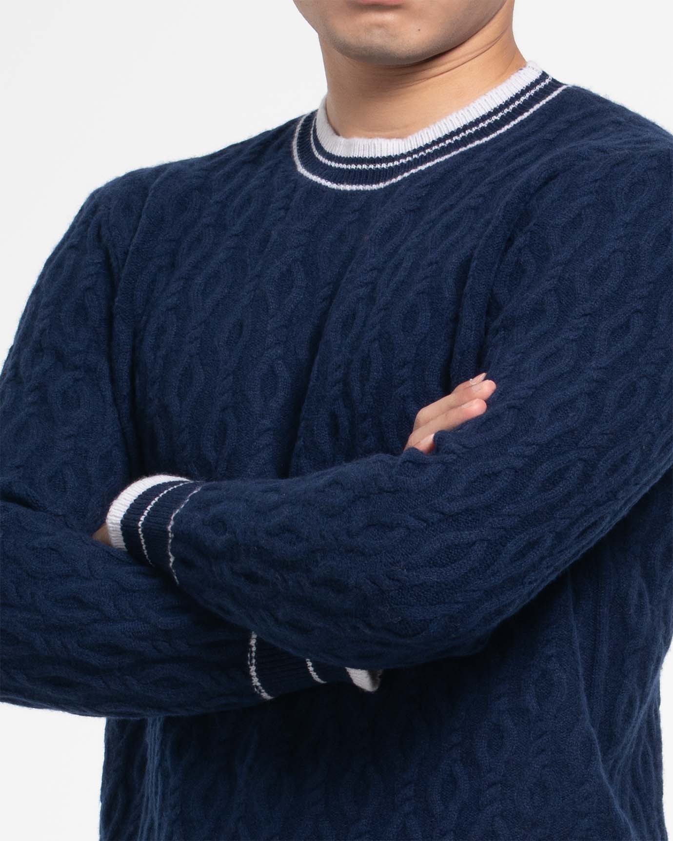 Sophisticated wool blend pullover with vintage-inspired design